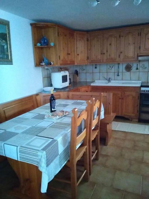 Gollai House Apartment Orosei Bagian luar foto