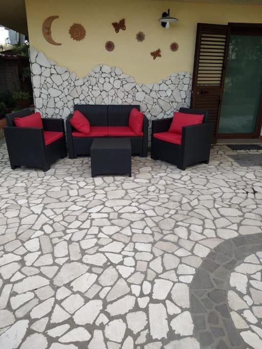 Gollai House Apartment Orosei Bagian luar foto